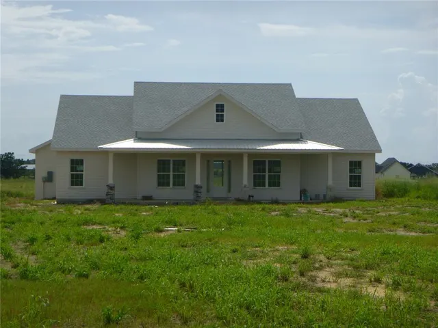 Popular FLORA LAKE VIEW Real Estate