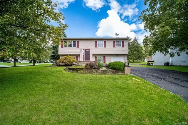 34 Decker Drive, Washingtonville NY 10992
