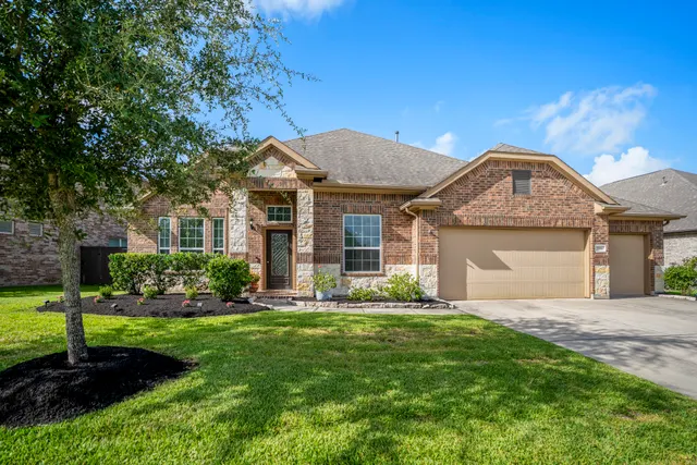 Popular Laurel Park Real Estate