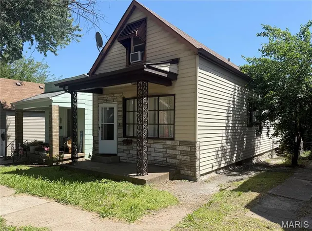 Popular Tower Grove South Real Estate
