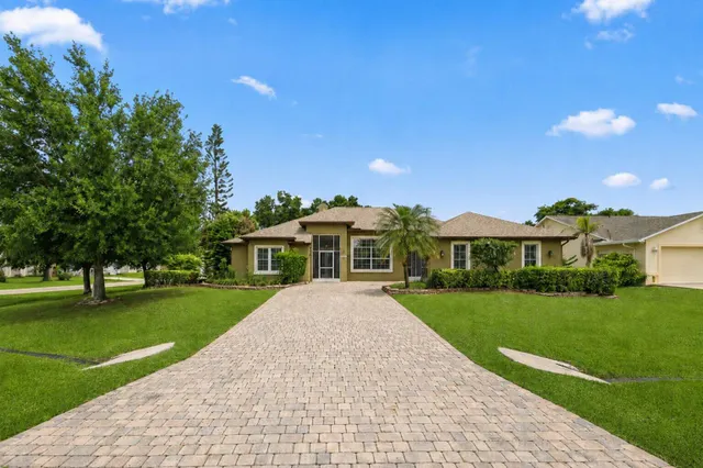 1593 Sw Medley Lane, Port St Lucie FL 34953