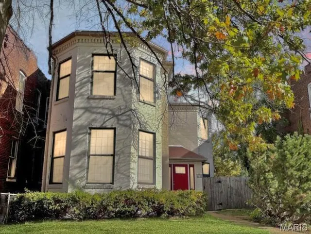 Popular St. Louis Commons Add. Real Estate