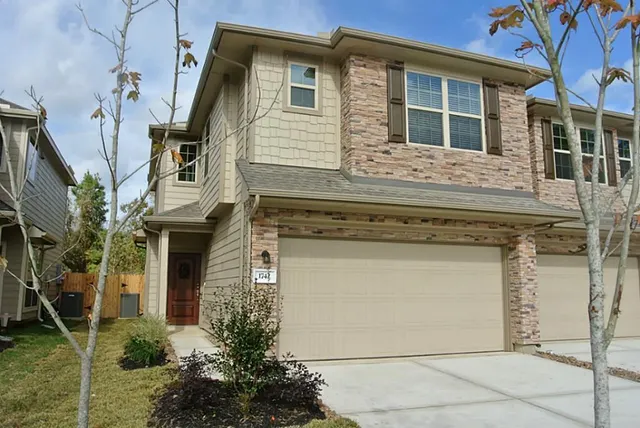 Popular Newport Seven Oaks Real Estate