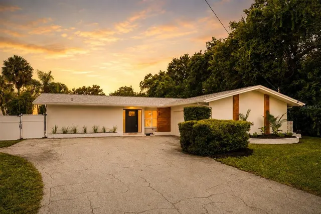 Popular BELLEAIR PINES Real Estate