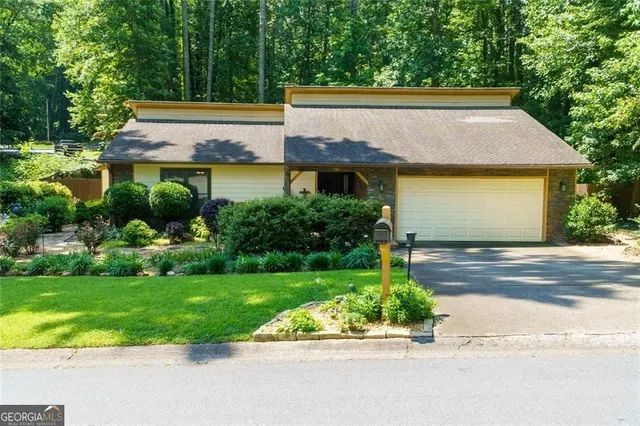 Expensive Wade Green Forest Real Estate