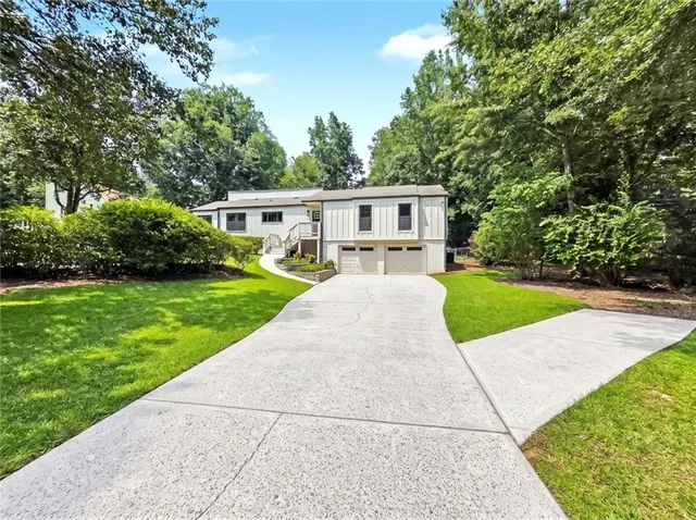 Popular HICKORY BLUFF Real Estate