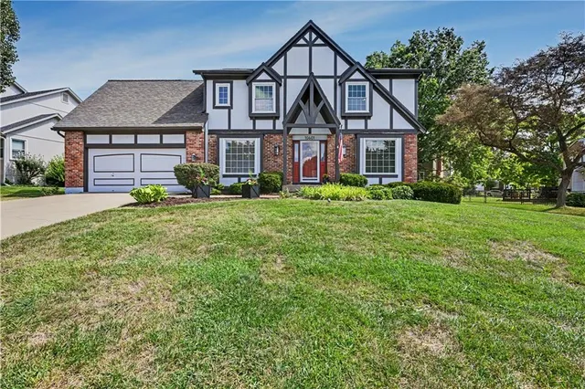 Popular Oak Park Manor Real Estate