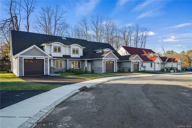 42 Dessau # 22, Spring Valley, Ny 10977, Spring Valley NY 10977