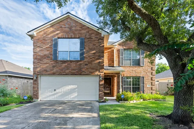 Popular Amburn Oaks Sec 1 2004 Real Estate