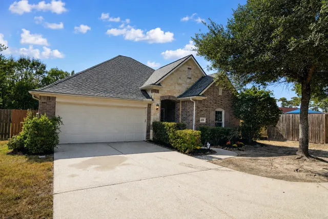 Popular Kings Manor 19 Real Estate