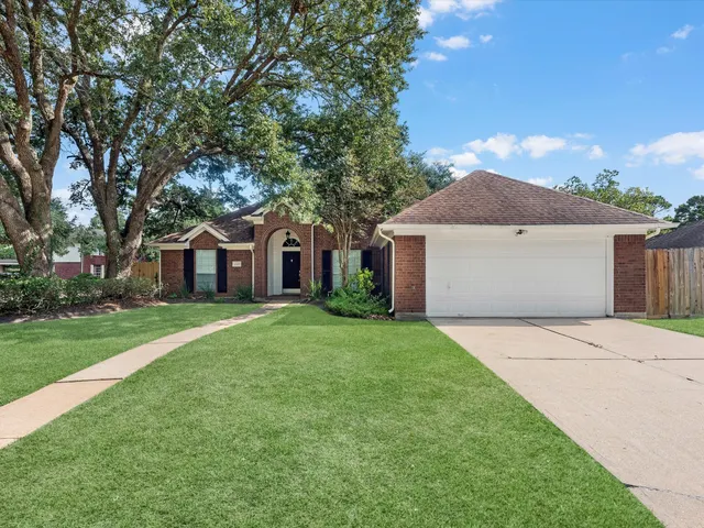 Popular Briarwood Estates Real Estate