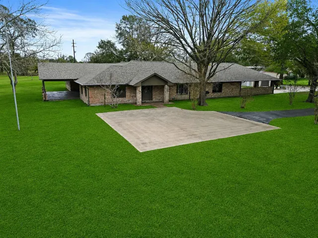 Popular Hidden Oaks Estate Real Estate