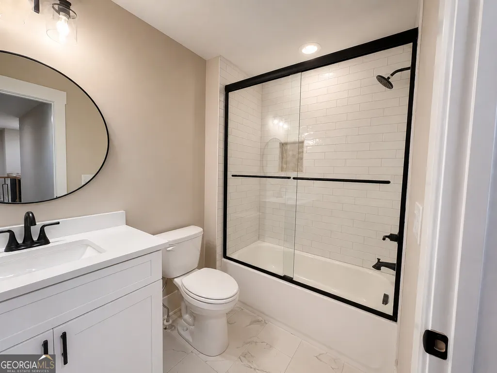 Listing Thumbnail Image 32