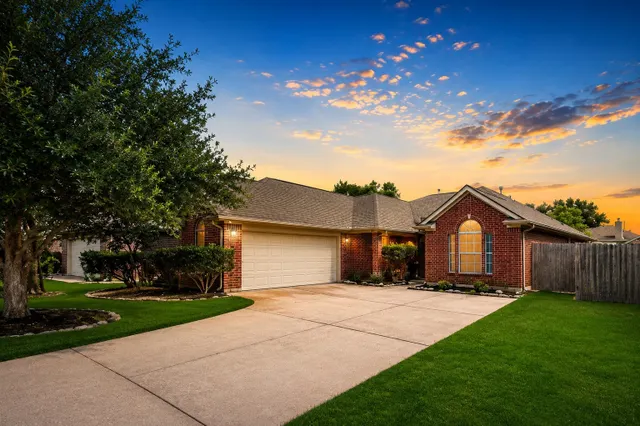 Popular Lone Oak Village Sec 01 Real Estate