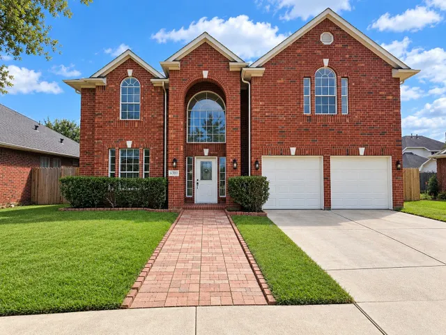 Expensive Pavilion Oaks Real Estate
