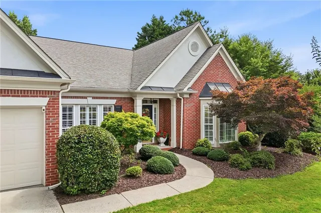 Popular Longlake Real Estate