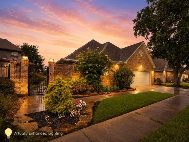 Expensive Country Club Oaks Real Estate