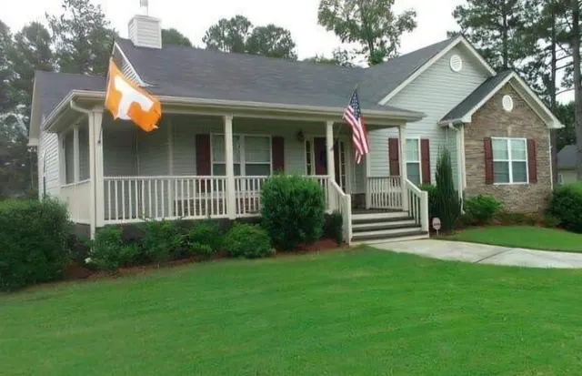Popular Country Road Real Estate