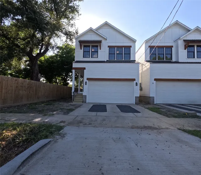 Popular Higgins Landing Real Estate