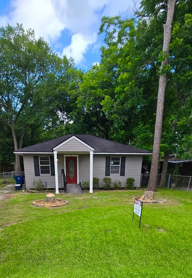 Cheap Lorraine Angleton Real Estate
