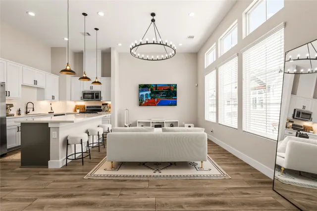 Popular Jacquelyn Vista Real Estate