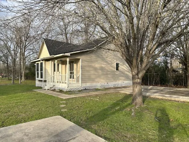 Popular Glen Lee Place 2 Real Estate