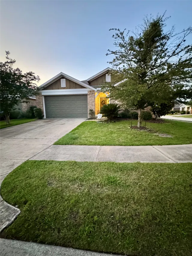 Popular Stablewood Court Real Estate