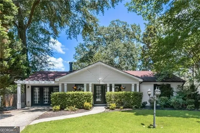 Expensive Martin Manor Real Estate