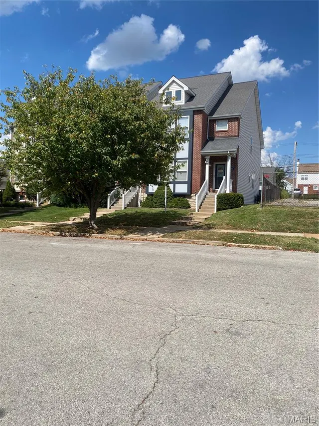 Popular 400 North Sarah Street Real Estate