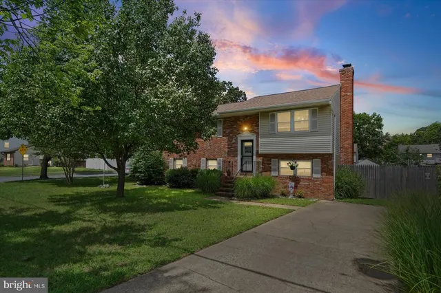 Popular Spaulding Knolls Real Estate