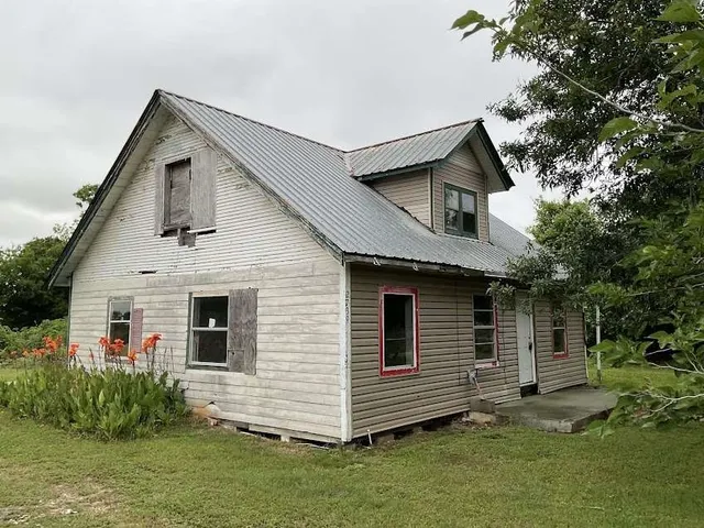 Popular Carlton Real Estate