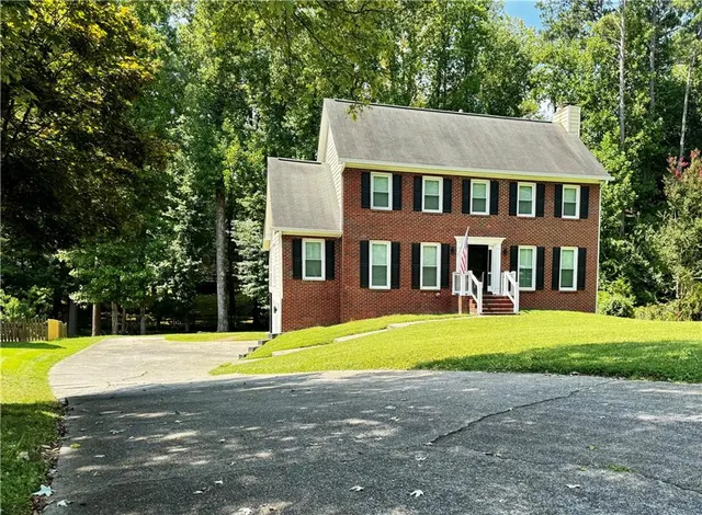 Popular Hampshire Real Estate