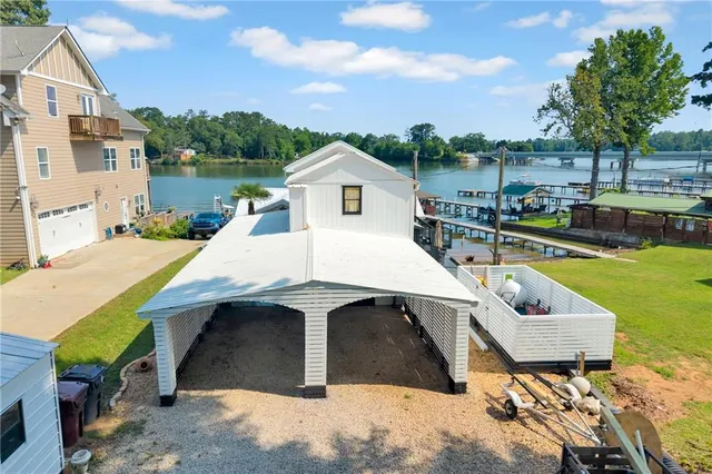 Popular Alcovy Shores Lake Real Estate