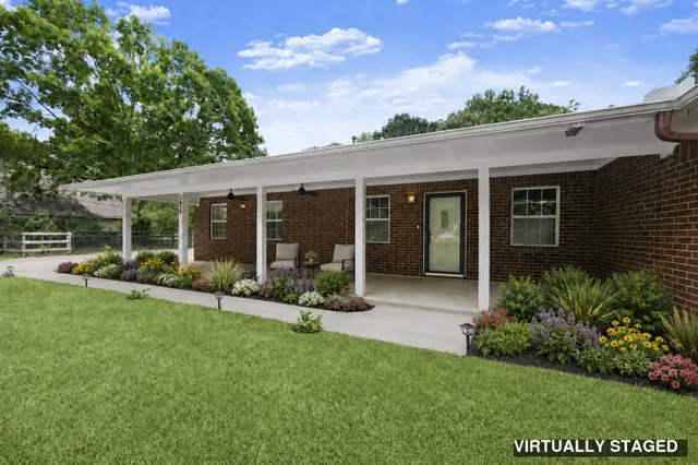 Popular Montgomery Trace 01 Real Estate
