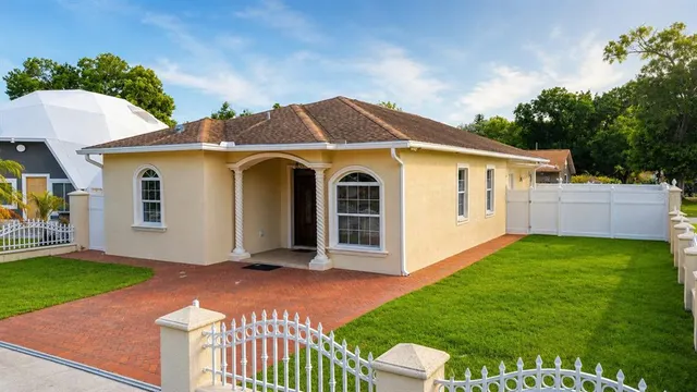 Popular PINECREST VILLA Real Estate