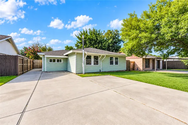 Popular 6 South Houston Real Estate