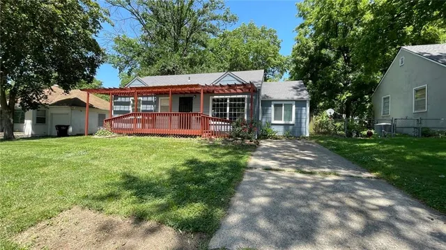 Popular Country Club Addition Real Estate