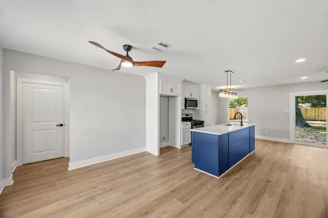 Popular Ella Park Terrace Real Estate