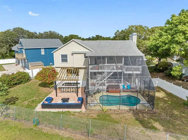 Popular LAKES OF PINE RIDGE THE Real Estate
