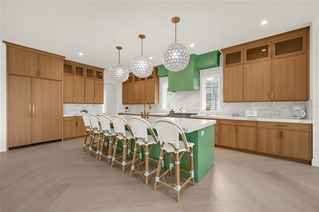 Listing Thumbnail Image 17