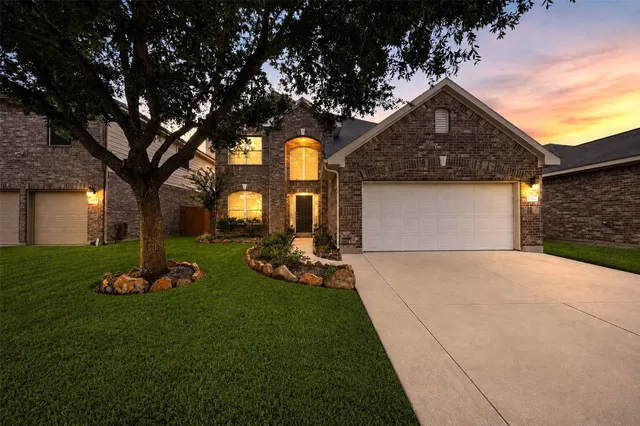 Popular LAKECREST FOREST Real Estate