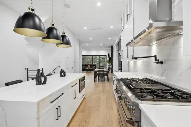 Popular Houston Heights Estates Real Estate