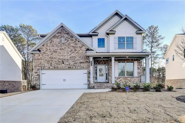 Popular STRATFORD SQUARE Real Estate