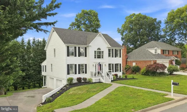 Popular Williamsburg Heights Real Estate