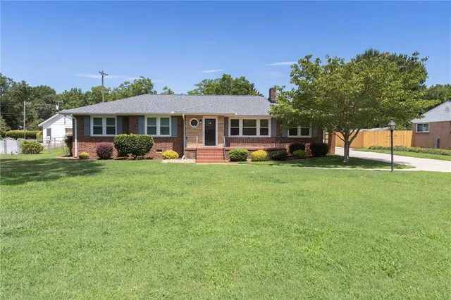 Popular Hampton Fields Real Estate