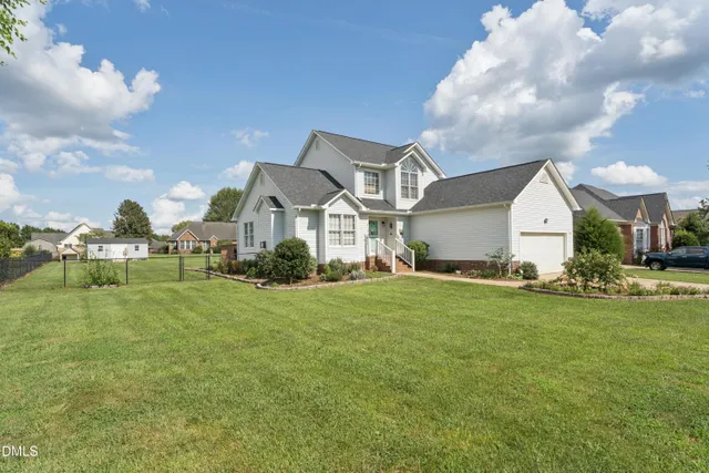 Popular Longmeadow Real Estate