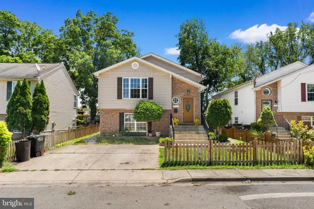 Popular North Brentwood Real Estate