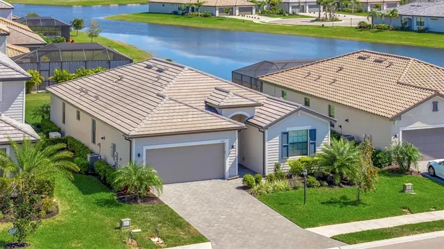 Popular LORRAINE LAKES PH IIA Real Estate