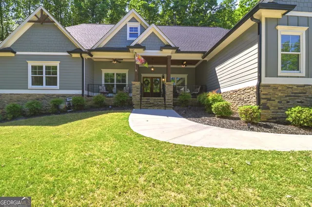 Expensive Hampton Farms Real Estate