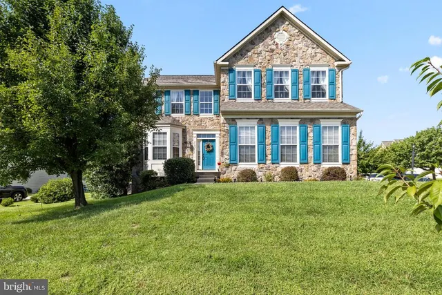 Popular Moores Orchard Real Estate